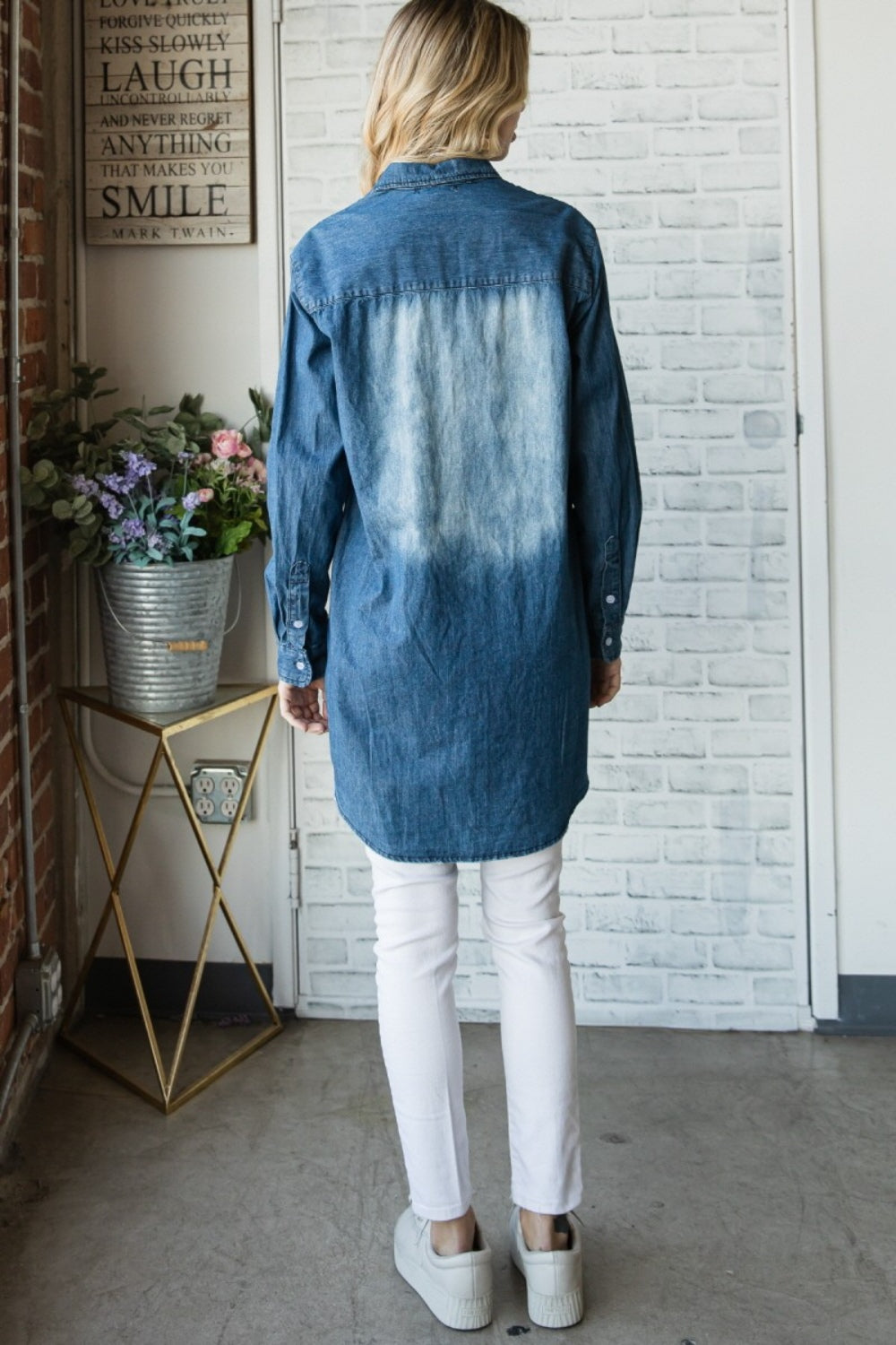 Veveret Pocketed Button Up Washed Denim Shirt